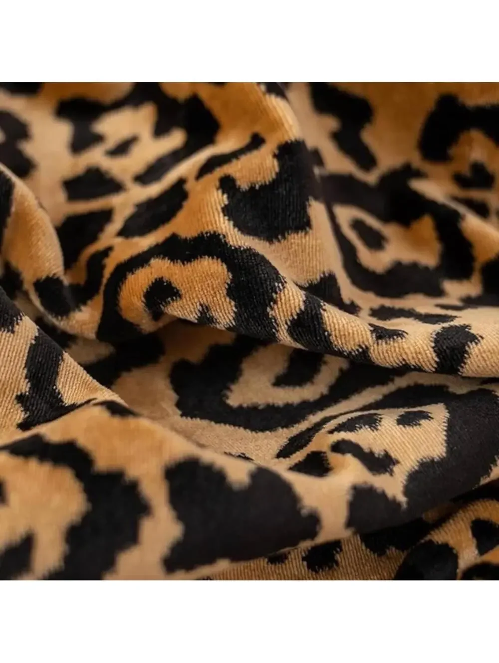🆕 Leopard Print Velvet EURO decorative accent pillow cover in 18” x 18” animal
